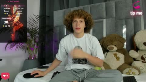 ALLEXANDRO online show from February 9, 2025, 1:11 am