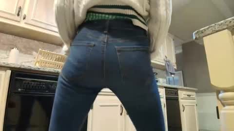 Snapshot of allgood4u chatting on March 12, 2026, 6:36 pm wishlist on bio online show from March 12, 2026, 6:36 pm