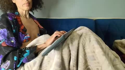 Snapshot of allgood4u chatting on April 1, 2026, 4:35 am wishlist on bio online show from April 1, 2026, 4:35 am