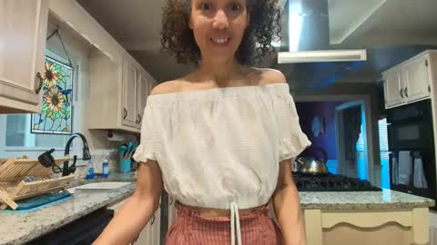 Snapshot of allgood4u chatting on April 11, 2026, 3:38 pm wishlist on bio online show from April 11, 2026, 3:38 pm