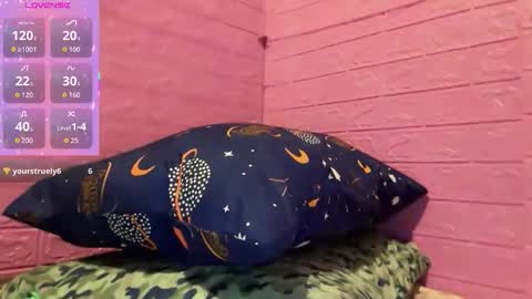 allianahpetit online show from March 25, 2026, 4:35 pm