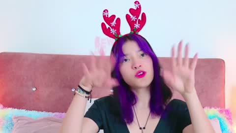 Allicia online show from December 8, 2024, 7:11 pm