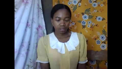 Snapshot of alliciax632770q chatting on March 17, 2026, 5:55 am alliciax632770q online show from March 17, 2026, 5:55 am