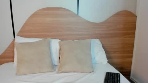 A L L I E online show from September 14, 2025, 3:05 am