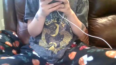 alliebearx online show from February 17, 2026, 4:46 pm