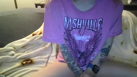 alliebearx online show from July 7, 2026, 5:43 am