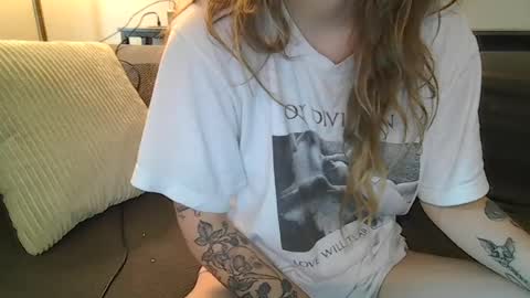 alliebearx online show from July 17, 2026, 3:18 pm