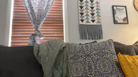  bb  online show from January 14, 2025, 2:43 pm