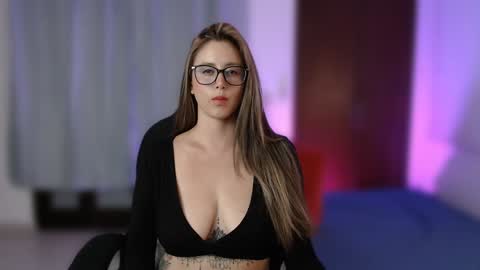 allieemod online show from February 9, 2025, 3:53 am