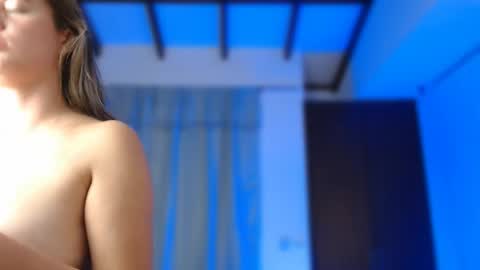 allieemod online show from March 5, 2025, 4:45 am