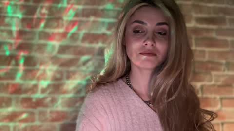 Snapshot of alliesynns chatting on December 11, 2024, 3:37 pm Allie online show from December 11, 2024, 3:37 pm