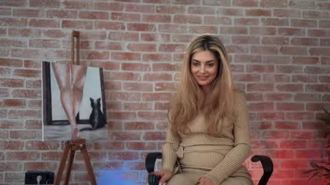 Snapshot of alliesynns chatting on December 19, 2024, 9:18 am Allie online show from December 19, 2024, 9:18 am