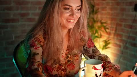 Snapshot of alliesynns chatting on December 29, 2024, 5:42 am Allie online show from December 29, 2024, 5:42 am