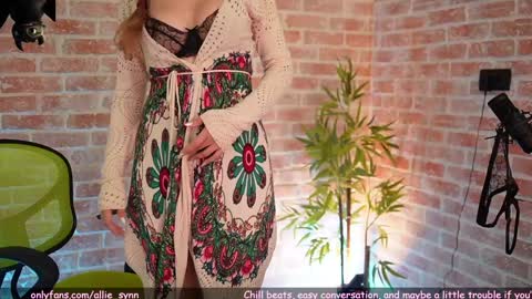 Snapshot of alliesynns chatting on January 16, 2025, 8:00 am Allie online show from January 16, 2025, 8:00 am