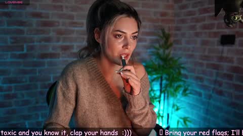 Snapshot of alliesynns chatting on January 19, 2025, 5:58 am Allie online show from January 19, 2025, 5:58 am