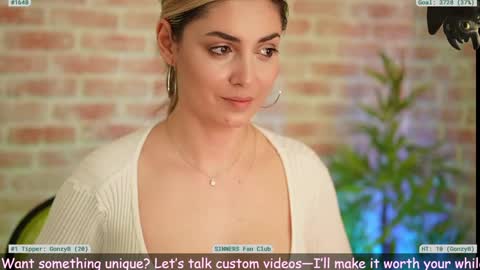 Snapshot of alliesynns chatting on January 20, 2025, 8:19 am Allie online show from January 20, 2025, 8:19 am