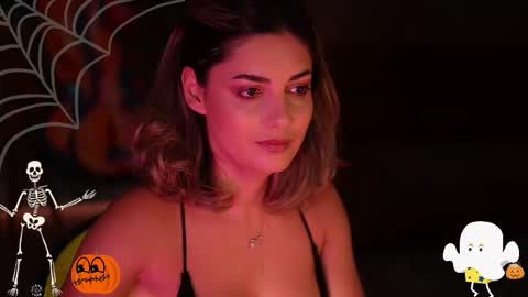 Snapshot of alliesynns chatting on October 9, 2025, 5:16 am Allie online show from October 9, 2025, 5:16 am