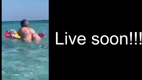 Snapshot of alliesynns chatting on October 24, 2025, 4:42 am Allie online show from October 24, 2025, 4:42 am