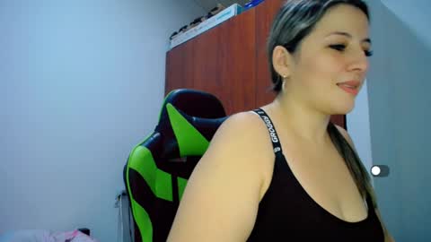 Snapshot of allison_baby_2416 chatting on January 14, 2025, 3:11 am Alisson online show from January 14, 2025, 3:11 am