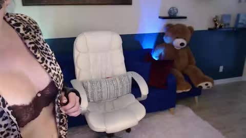 Alli online show from September 30, 2025, 2:22 pm