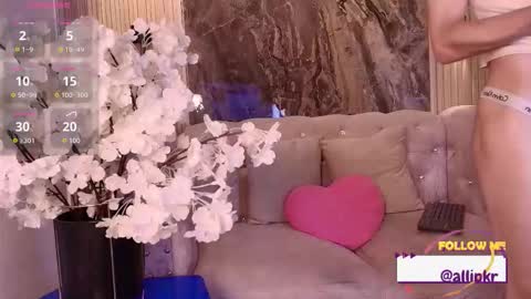 allison_parker1_ online show from December 15, 2025, 11:58 am