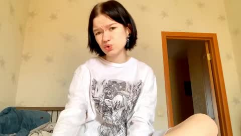 Snapshot of allisonbreese chatting on May 24, 2026, 11:37 am Viola online show from May 24, 2026, 11:37 am