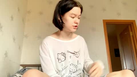 Snapshot of allisonbreese chatting on May 27, 2026, 12:02 pm Viola online show from May 27, 2026, 12:02 pm