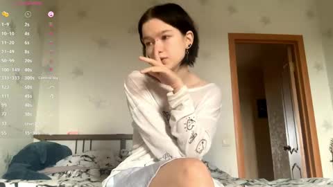 Snapshot of allisonbreese chatting on May 31, 2026, 11:06 am Viola online show from May 31, 2026, 11:06 am