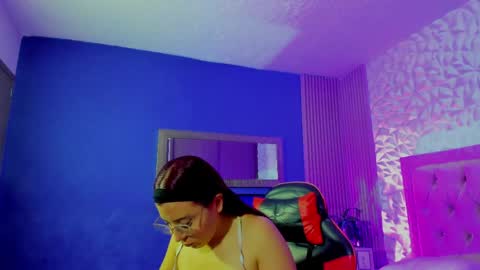 Snapshot of allisonlove_88 chatting on April 22, 2026, 3:31 am ALLISON online show from April 22, 2026, 3:31 am