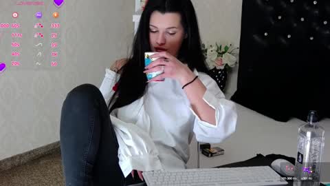 Snapshot of allisonn223 chatting on January 11, 2025, 8:32 pm Deea online show from January 11, 2025, 8:32 pm