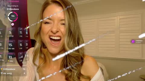 Aurora online show from October 3, 2025, 1:46 am