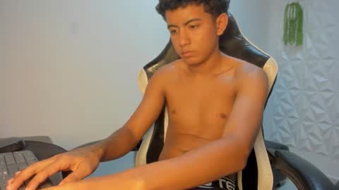 Snapshot of alluringangel01 chatting on January 17, 2026, 2:05 am alluringangel01 online show from January 17, 2026, 2:05 am