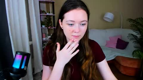 alluringeyess online show from September 22, 2025, 12:18 pm