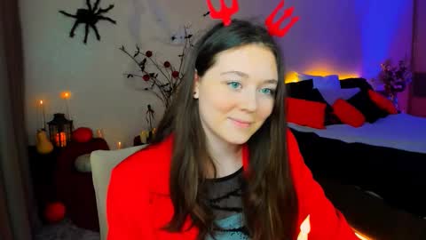 alluringeyess online show from October 29, 2025, 5:36 pm