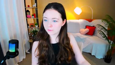 alluringeyess online show from February 27, 2026, 12:05 pm