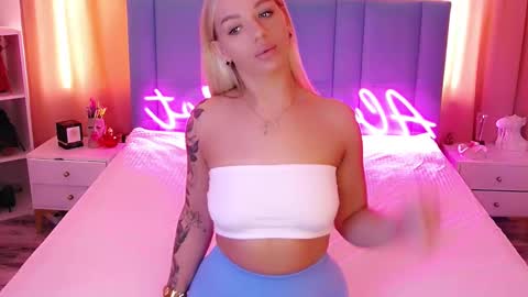 AlwaysHot online show from March 11, 2025, 2:32 am