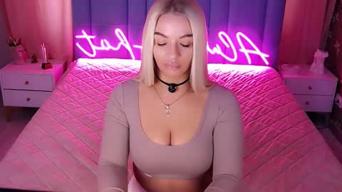 AlwaysHot online show from February 25, 2026, 4:11 am