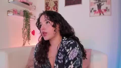 Snapshot of ally_belle chatting on June 17, 2026, 7:04 pm Ally Belle online show from June 17, 2026, 7:04 pm