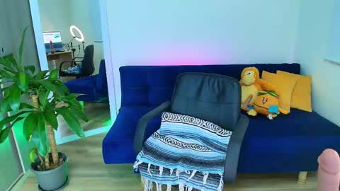 Ally  help me reach 100 satisfaid online show from December 22, 2025, 5:15 am