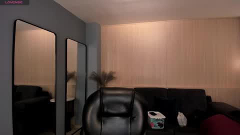 Alisson online show from February 26, 2025, 10:36 am