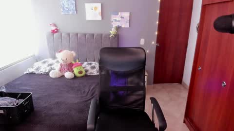 Snapshot of allysonsweett chatting on January 20, 2025, 4:23 pm ANNA online show from January 20, 2025, 4:23 pm