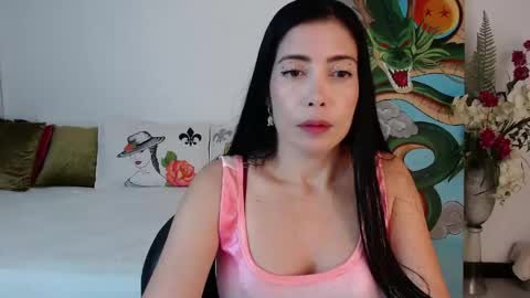 Snapshot of alma_art_ chatting on May 5, 2026, 9:01 pm alma_art_ online show from May 5, 2026, 9:01 pm