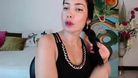 Snapshot of alma_art_ chatting on May 8, 2026, 6:35 pm alma_art_ online show from May 8, 2026, 6:35 pm