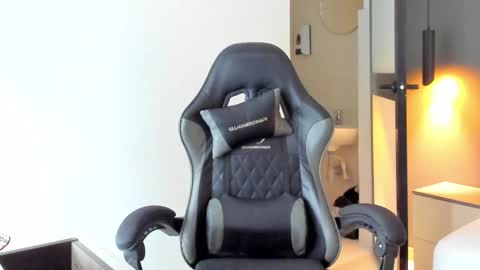 ALMA FENIX  online show from February 20, 2026, 4:40 pm