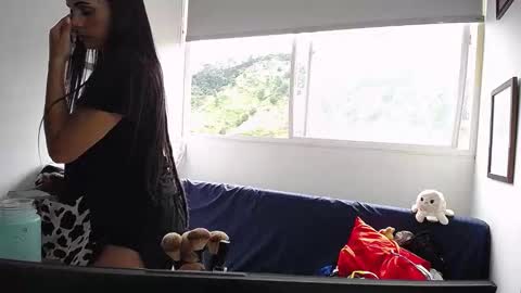 Arhantxa online show from November 23, 2025, 7:24 pm