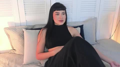 Snapshot of almablaze chatting on May 4, 2026, 3:19 pm Mia online show from May 4, 2026, 3:19 pm