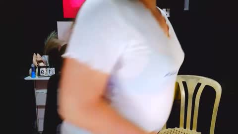 Almira online show from December 20, 2025, 2:18 am