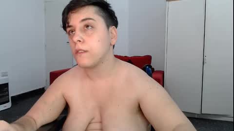 Snapshot of almondonwheels chatting on December 1, 2024, 10:53 pm Almond online show from December 1, 2024, 10:53 pm