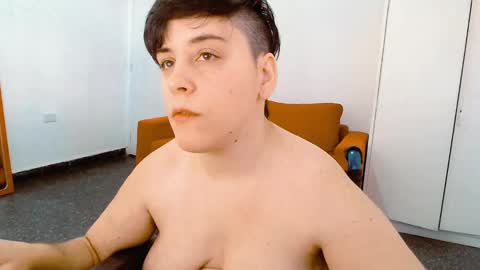 Snapshot of almondonwheels chatting on December 22, 2024, 7:10 pm Almond online show from December 22, 2024, 7:10 pm