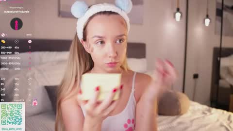 Lia online show from October 12, 2025, 2:10 am